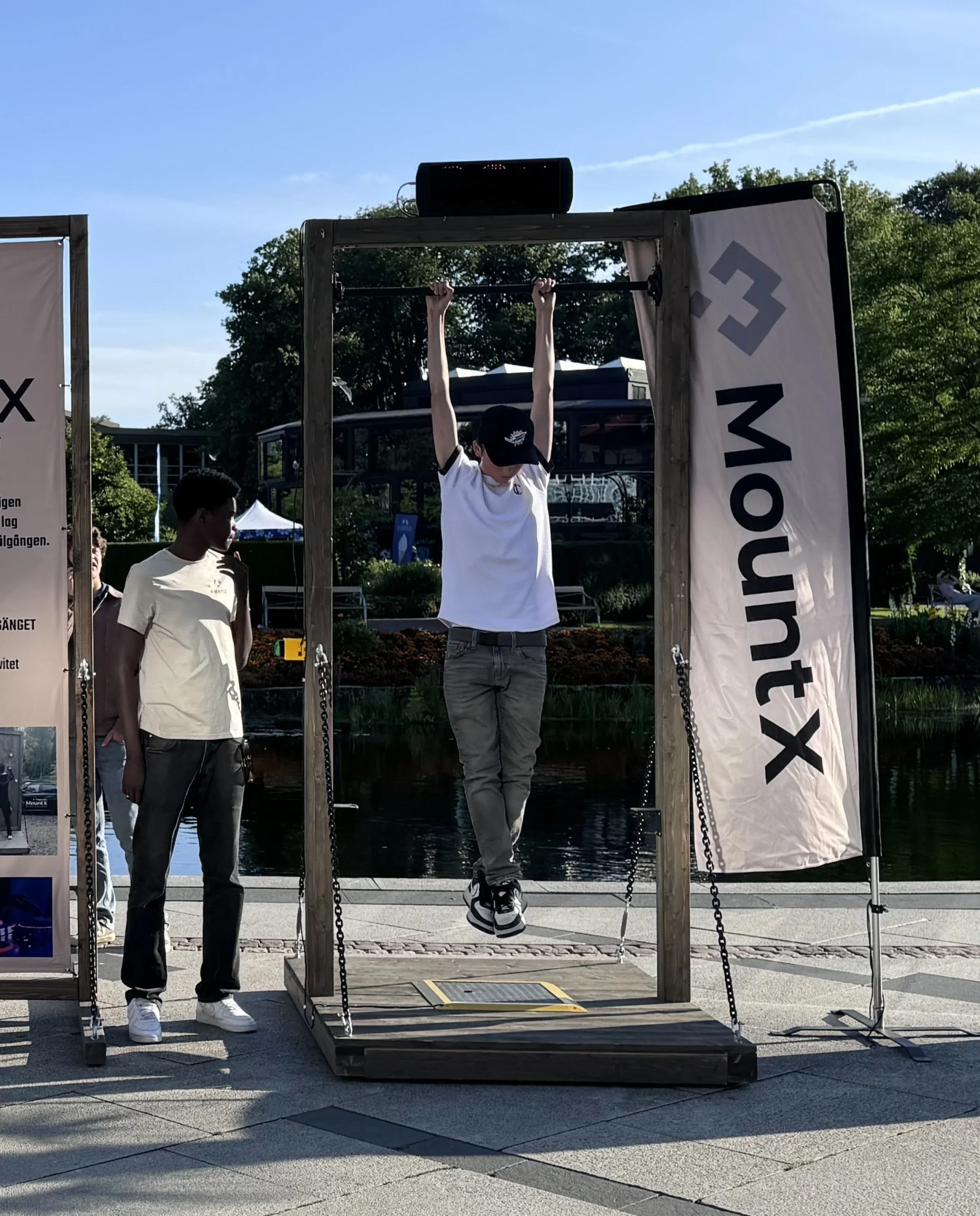 Deltagare tävlar mot klockan på stationen 100 Seconds